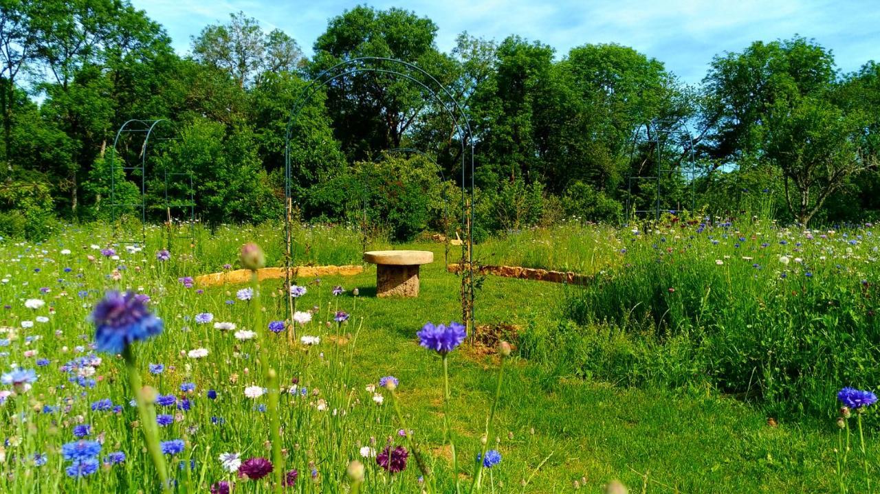 Jardin Des Sens, La Rente D'Eguilly Bed & Breakfast Exterior foto