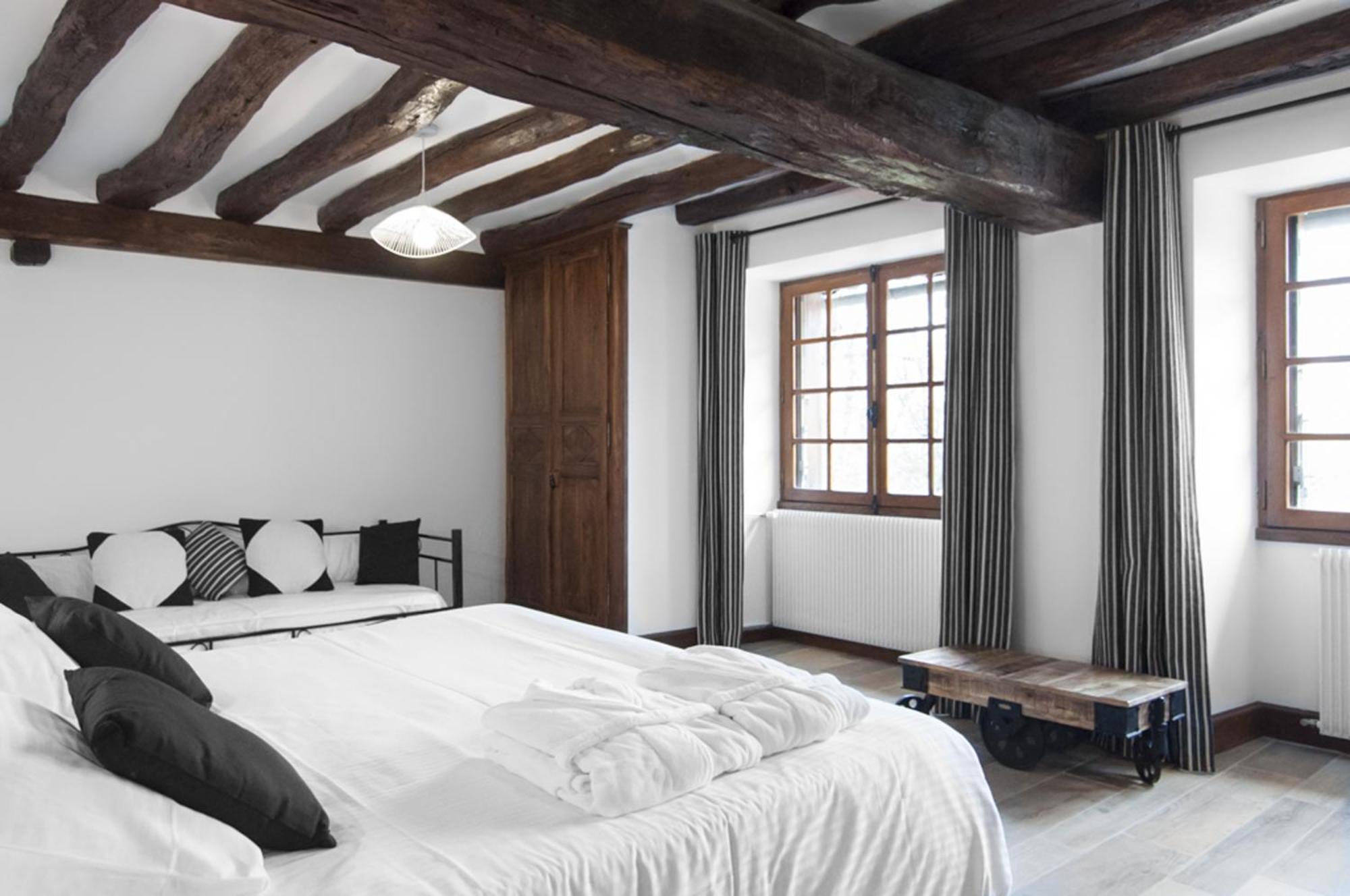 Jardin Des Sens, La Rente D'Eguilly Bed & Breakfast Exterior foto
