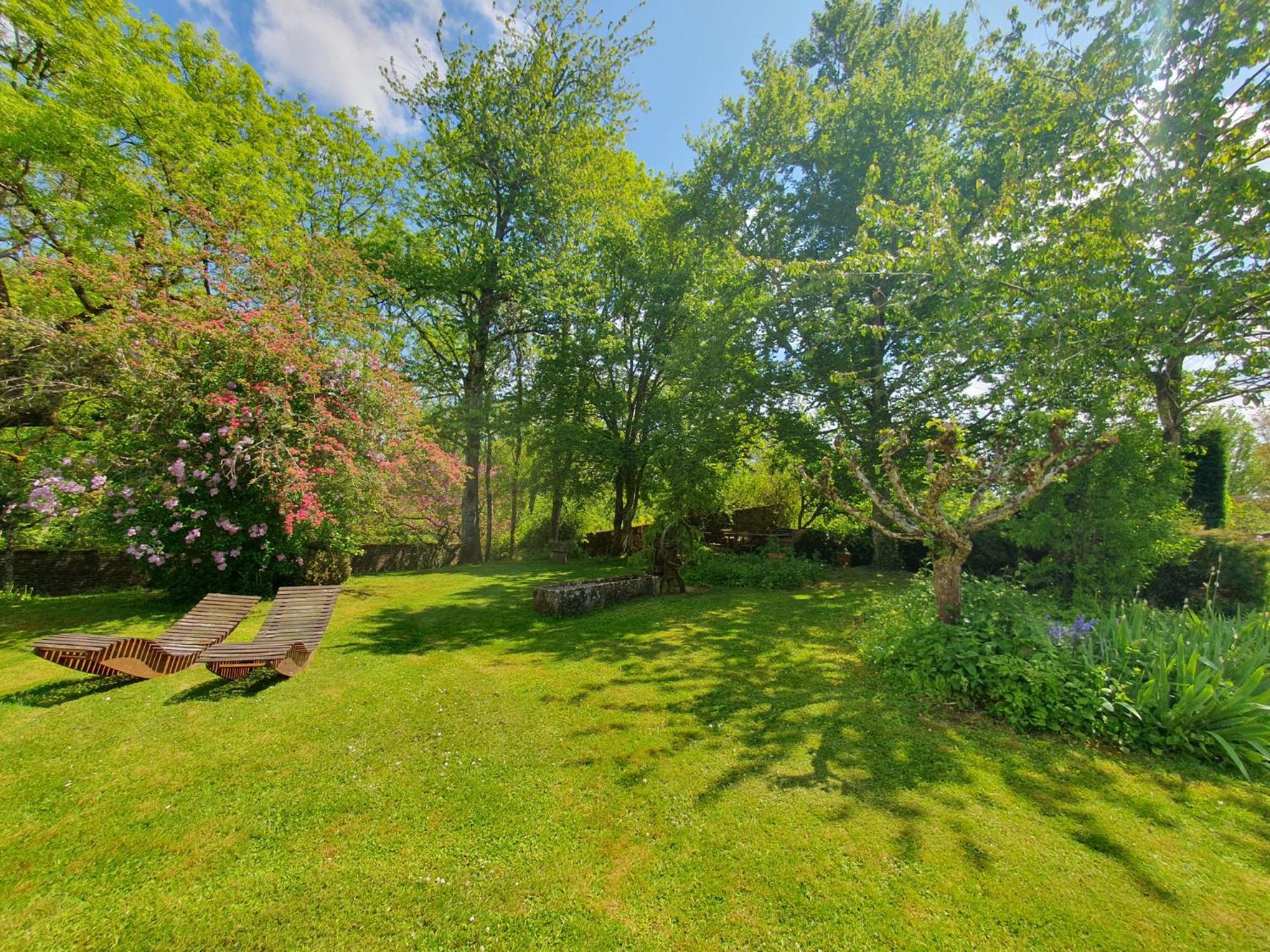 Jardin Des Sens, La Rente D'Eguilly Bed & Breakfast Exterior foto
