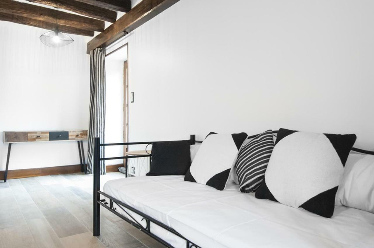 Jardin Des Sens, La Rente D'Eguilly Bed & Breakfast Exterior foto